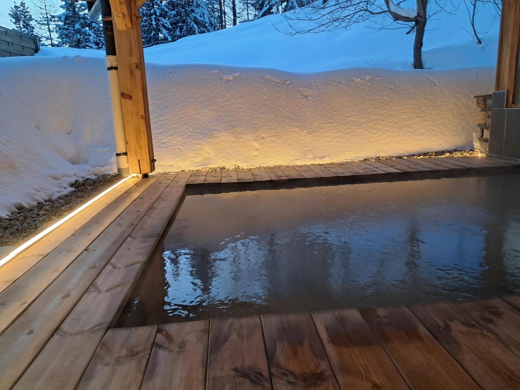 Chalet Matsuzaka - Chambres D'Hotes De Luxe ลาโรซีแยร์ ภายนอก รูปภาพ